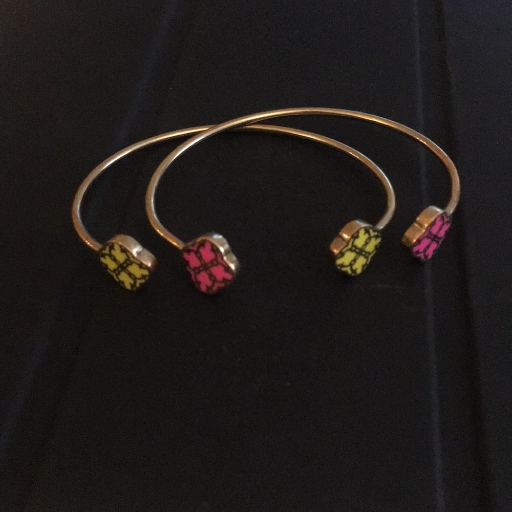 Set of 2 C Wonder bracelets pink and yellow